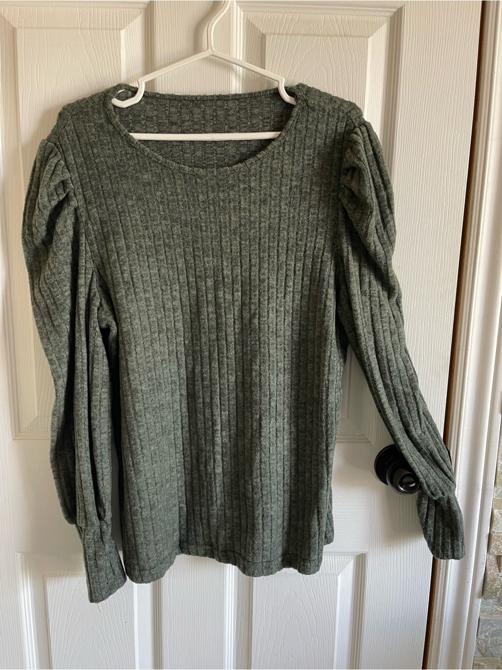 NWOT Ribbed Puff Shoulder Long-Sleeve Women’s Sweater - Olive Green